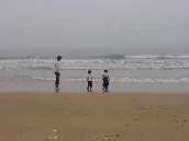 Marco joue sur la plage - Malipo / Korea